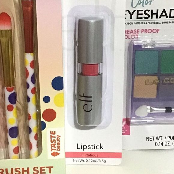 Girls Makeup and Brushes Bundle - Picture 3 of 4